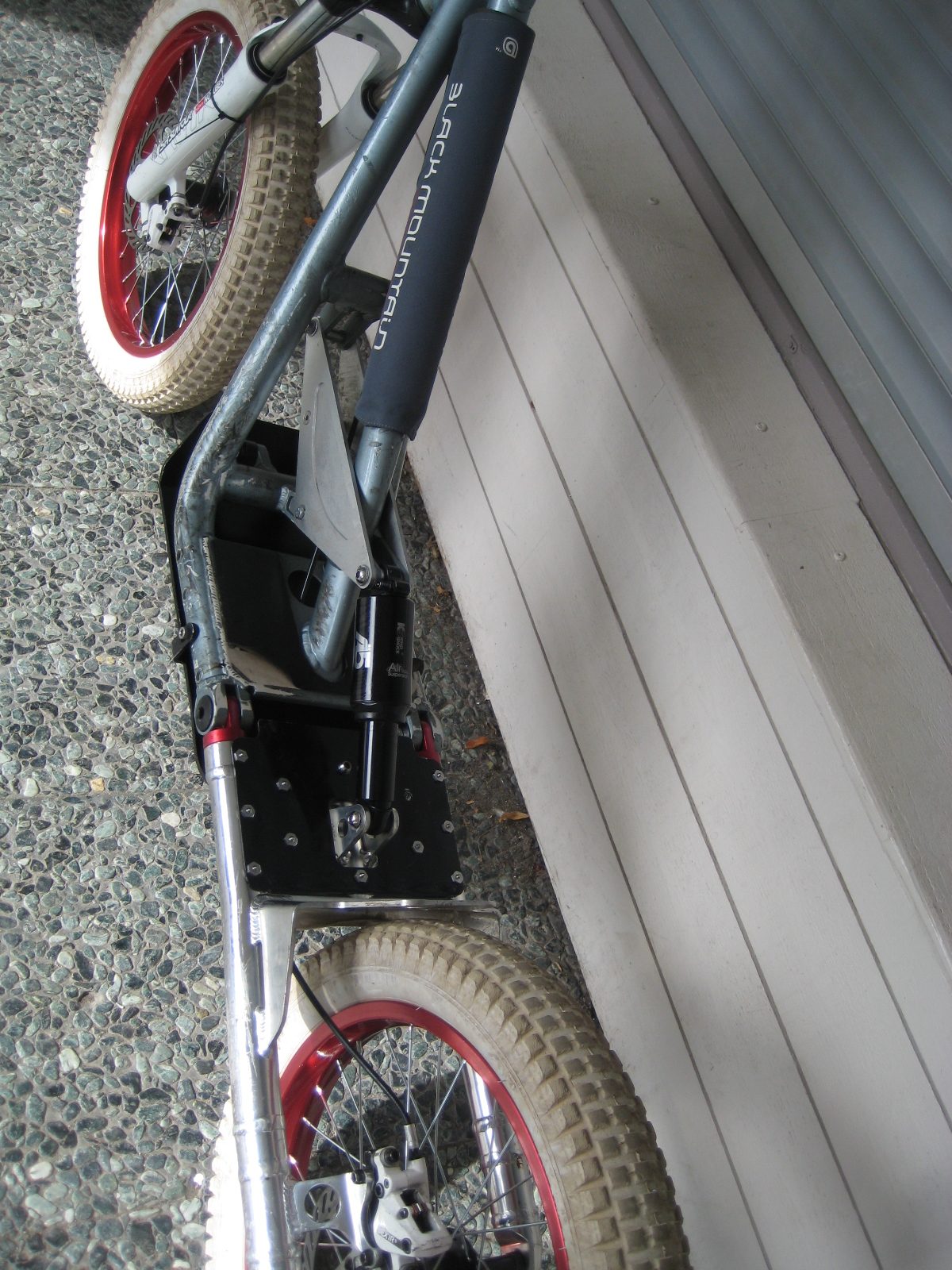 Trott DH Black mountain 3