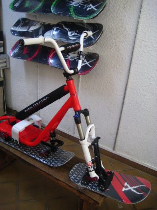 snowscoot black mountain torik fx 2017 rouge 2