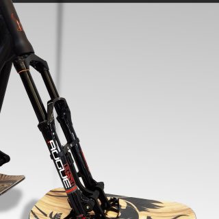 Snowscoot Centsix EuphoriX 1.6 noir et boards Centsix Rigor Mortix wood