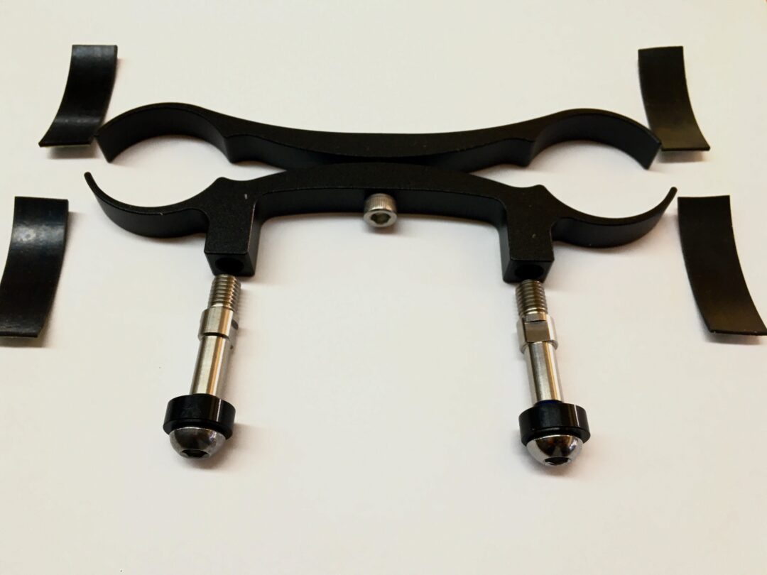 Bride pour fourche 100 et 120 mm