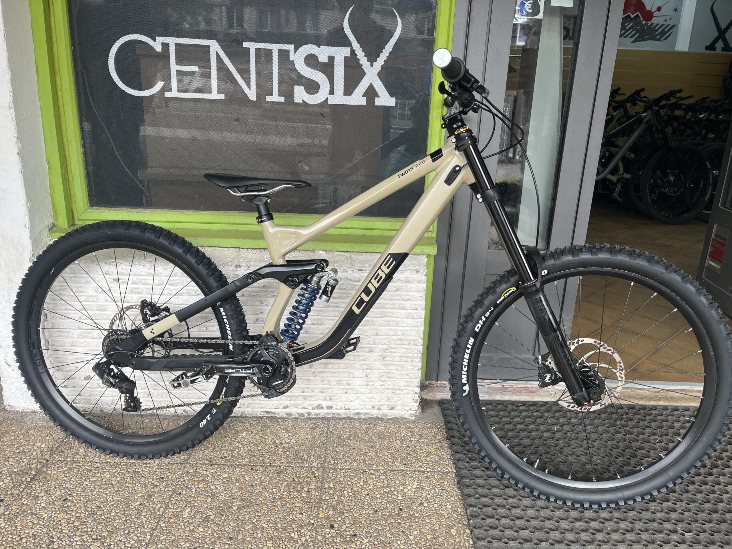 VTT DH Cube Two 15 Pro L Occasion Retré Magasin – Image 1