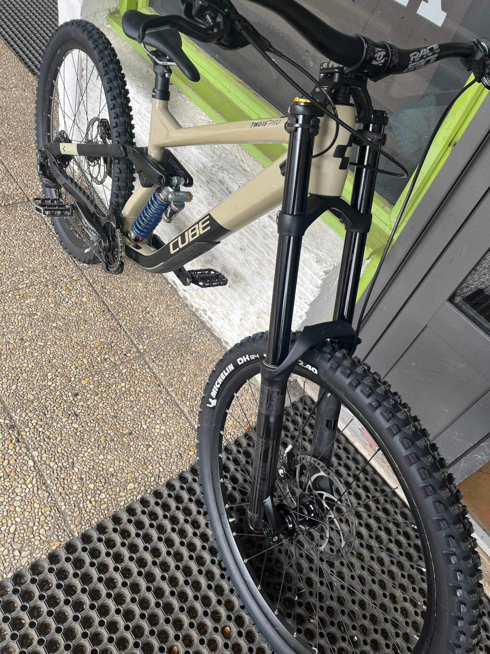 VTT DH Cube Two 15 Pro L Occasion Retré Magasin – Image 3