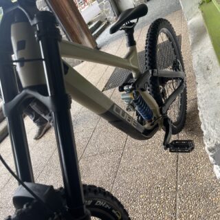 VTT DH Cube Two 15 Pro L Occasion Retré Magasin – Image 6