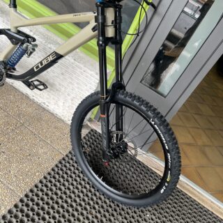 VTT DH Cube Two 15 Pro XL Occasion Retré Magasin – Image 2