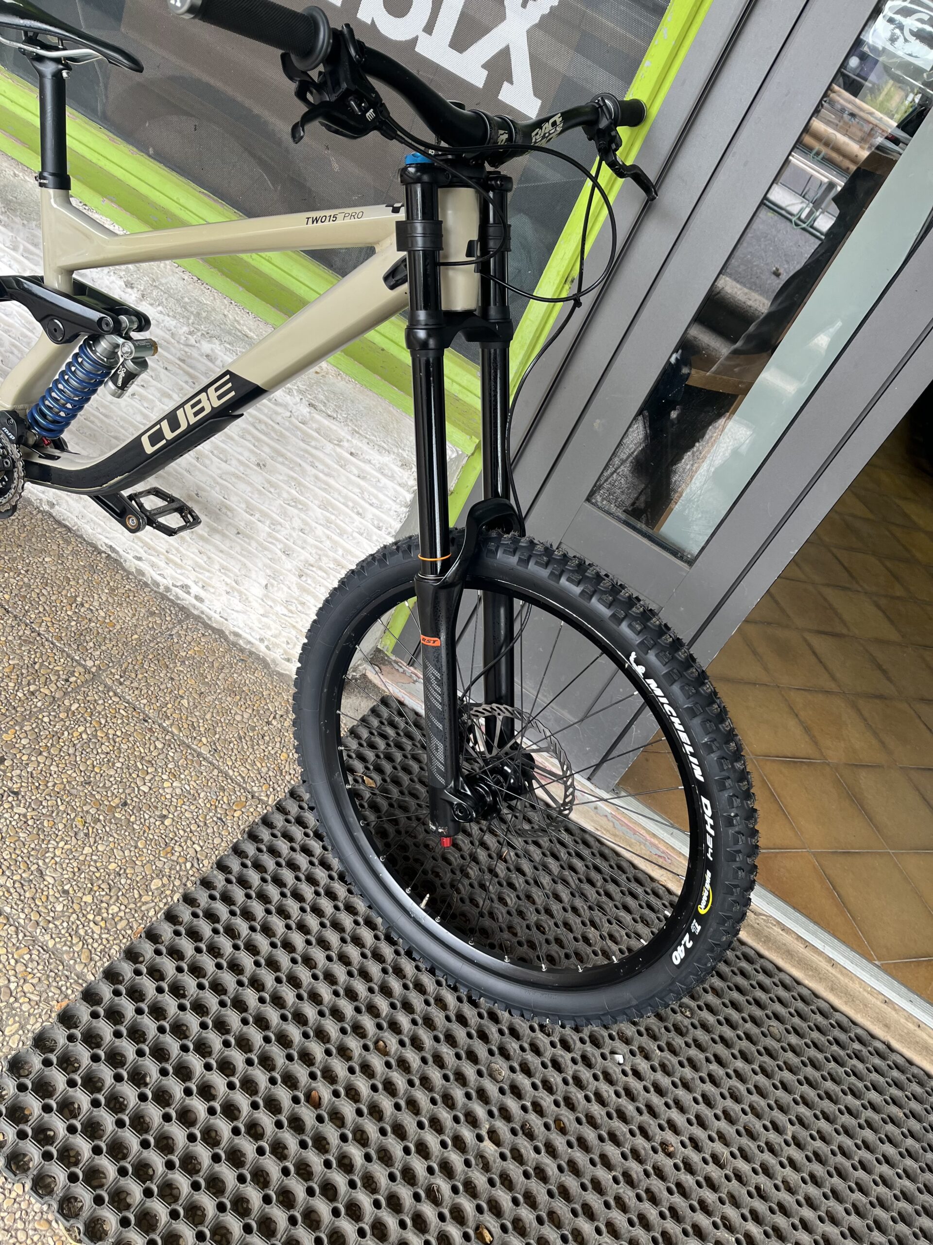 VTT DH Cube Two 15 Pro XL Occasion Retré Magasin – Image 2
