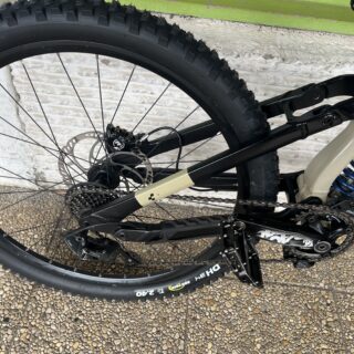 VTT DH Cube Two 15 Pro XL Occasion Retré Magasin – Image 4