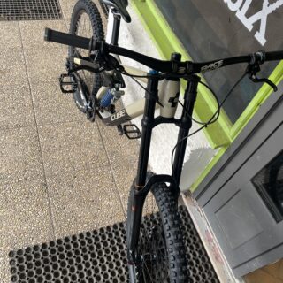 VTT DH Cube Two 15 Pro XL Occasion Retré Magasin – Image 5