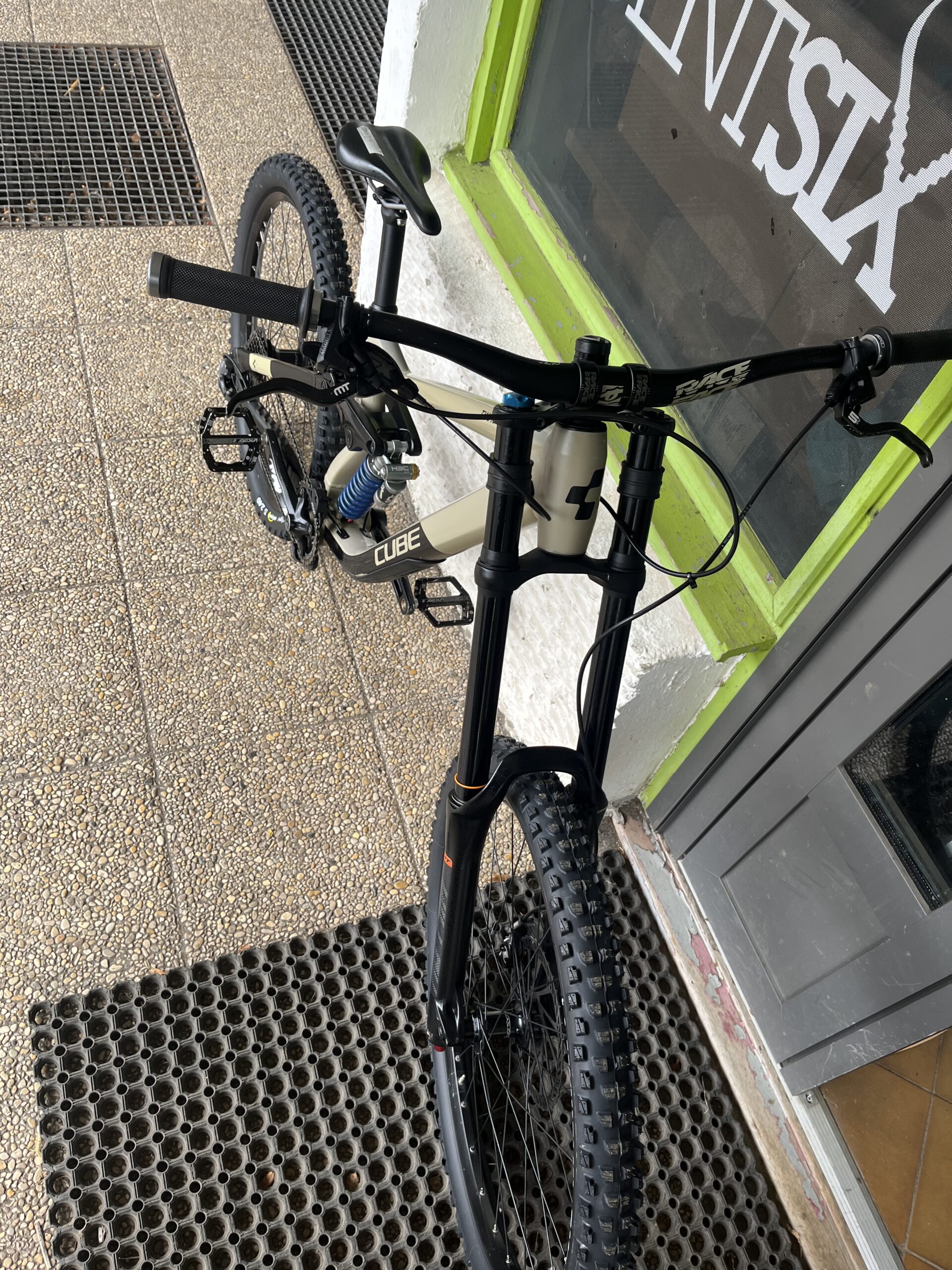VTT DH Cube Two 15 Pro XL Occasion Retré Magasin – Image 5