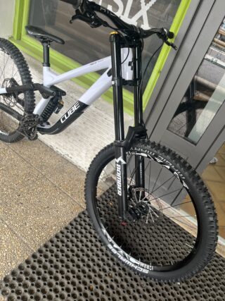 VTT DH Cube Two 15 Race Occasion Retré Magasin